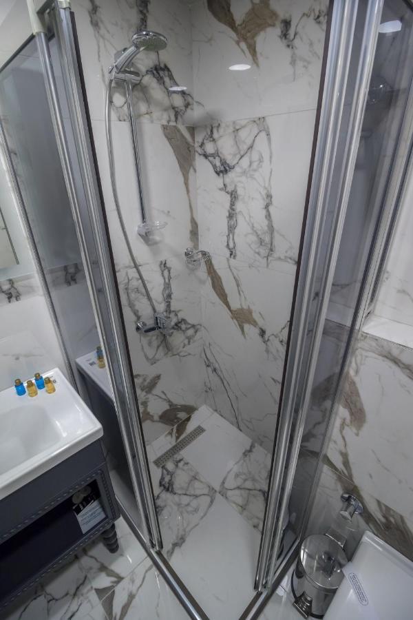 Mardia Hotel Istanbul Bagian luar foto